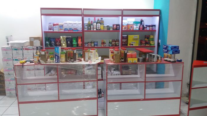   vitrinas y estantería - PAULETA MOBILIARIO