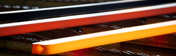 Acero grado herramienta, barra plana/solera y cuadrada, rollado en caliente - Einsal, Alemania