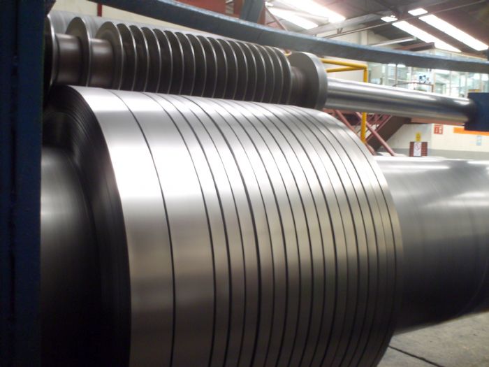 LAMINA DE ACERO AL CARBON CORTADA EN CINTA SLITTER - 