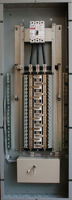 Breaker Command Tablero alumbrado inteligente 42 polos, 250 A. - Breaker Command