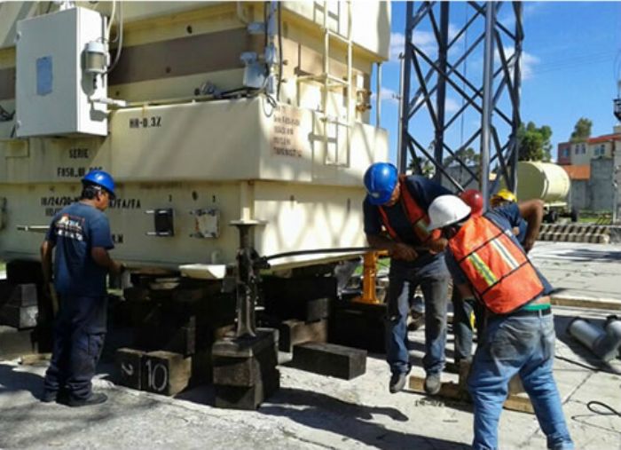 MANIOBRAS - LOPEZ NAVA GRUAS Y TRANSPORTES