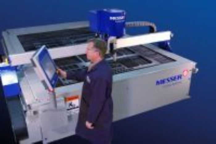 MESA PARA CORTE DE PLACA - MESSER