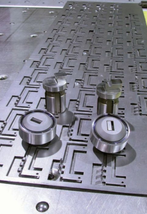 SISTEMAS DE HERRAMIENTA DE TORRETA PARA PUNZONADO - Mate Precision Tooling