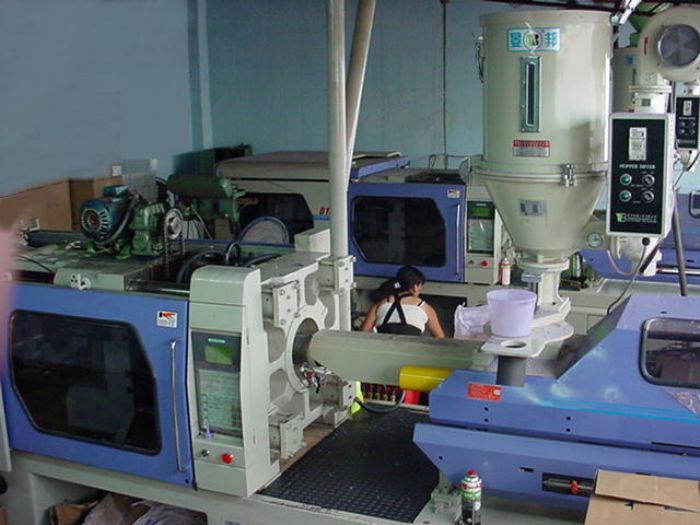 Maquila de Inyección de Plástico y Soplo - 