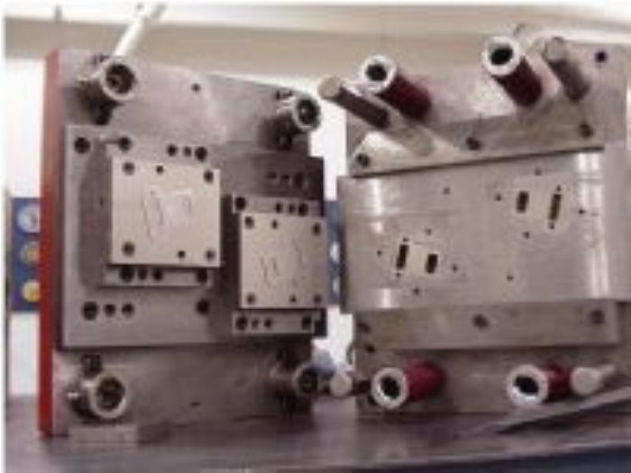 TROQUELES PROGRESIVOS - TROQUELADOS