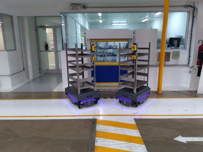 Robots AUTONOMOS MiR100™ & MiR200™ - MiR™ DINAMARCA