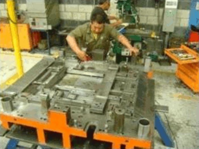 CURSOS DE MANTENIMIENTO DE TROQUELES PROGRESIVOS - 