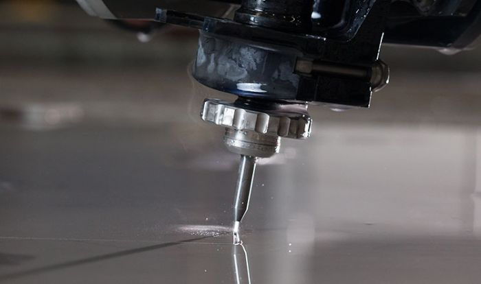 CABEZAL DE CORTE POR AGUA - FLOW WATERJET